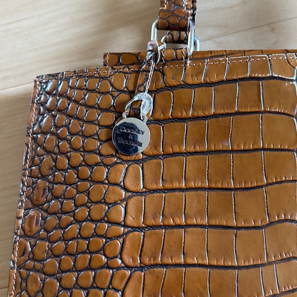 DOONEY & BOURKE STYLISH MED SIZE LEATHER HANDBAG FUNCTIONAL ELEGANT CLASSIC VTG - Picture 4 of 12